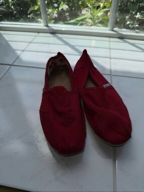 Toms Slip-On Canvas Shoes in Deep Red